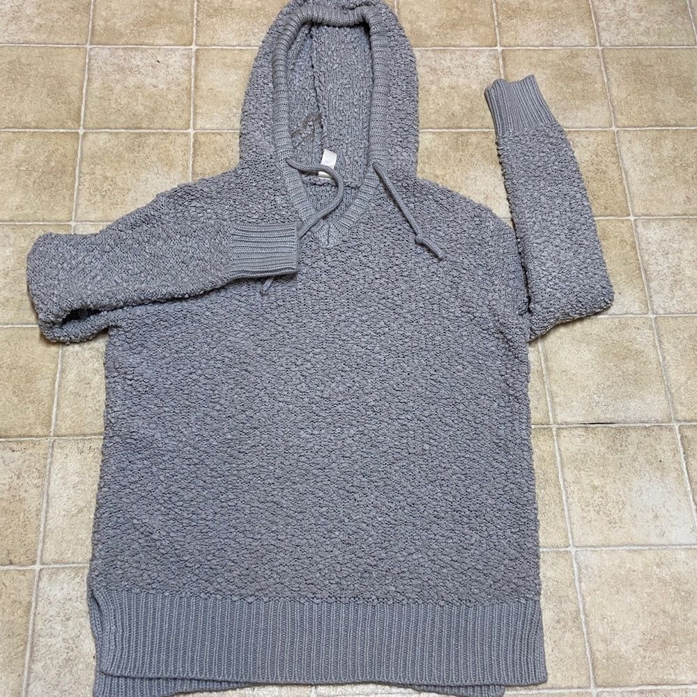 Green Tea Cozy Textured V-Neck Gray Sweater for Size M